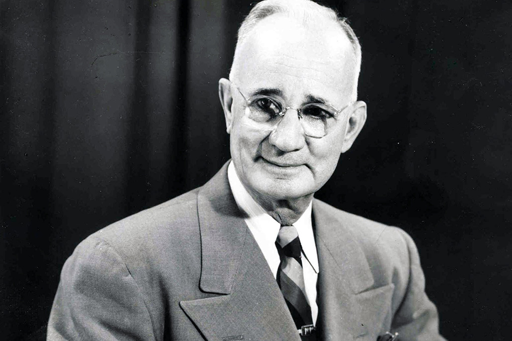 33 Quotes by Napoleon Hill to Think and Grow Rich
